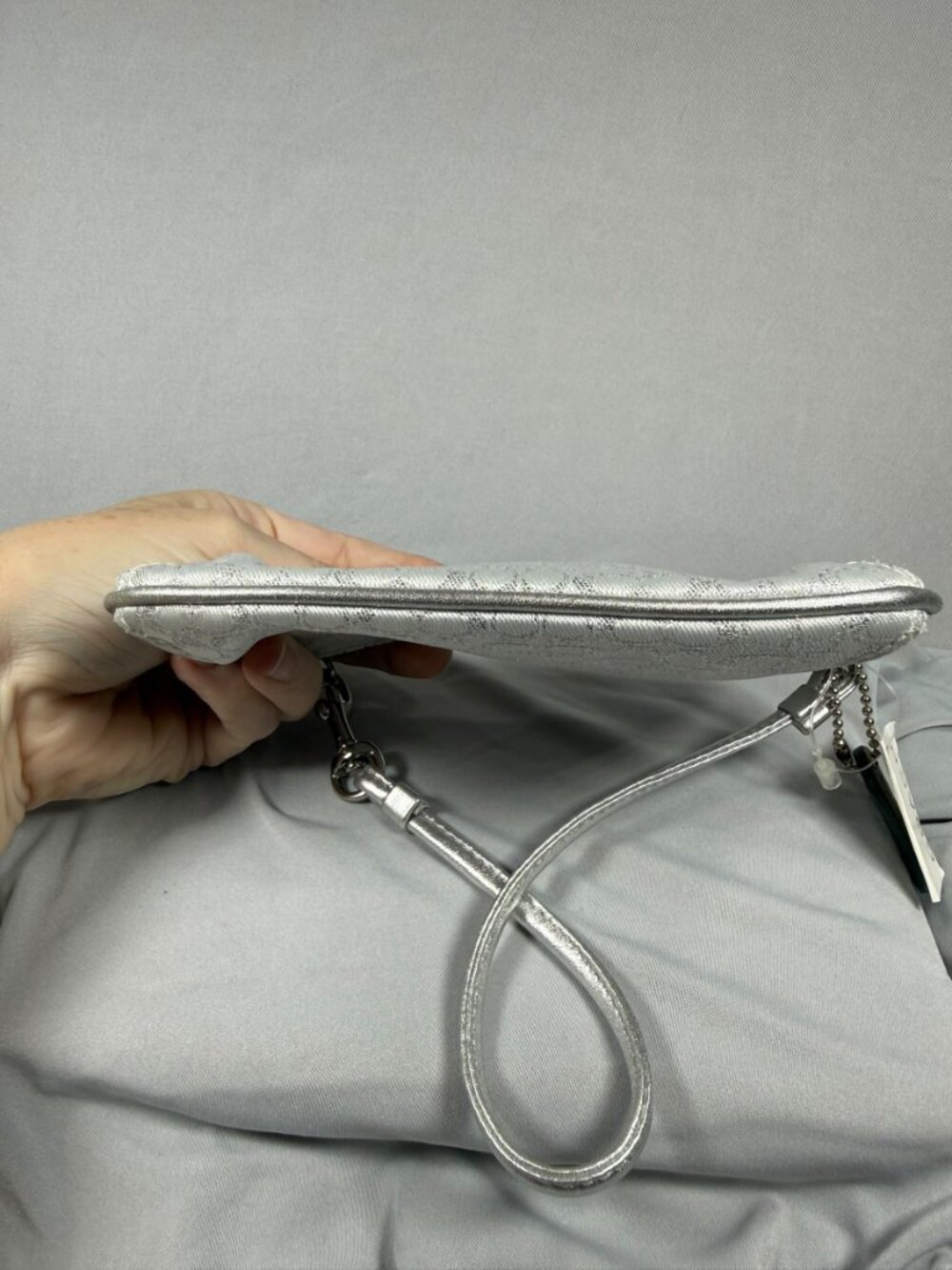 Coach F40317 Silver Metallic Signature C Wristlet NWT Y2K Glam - Picture 3 of 9